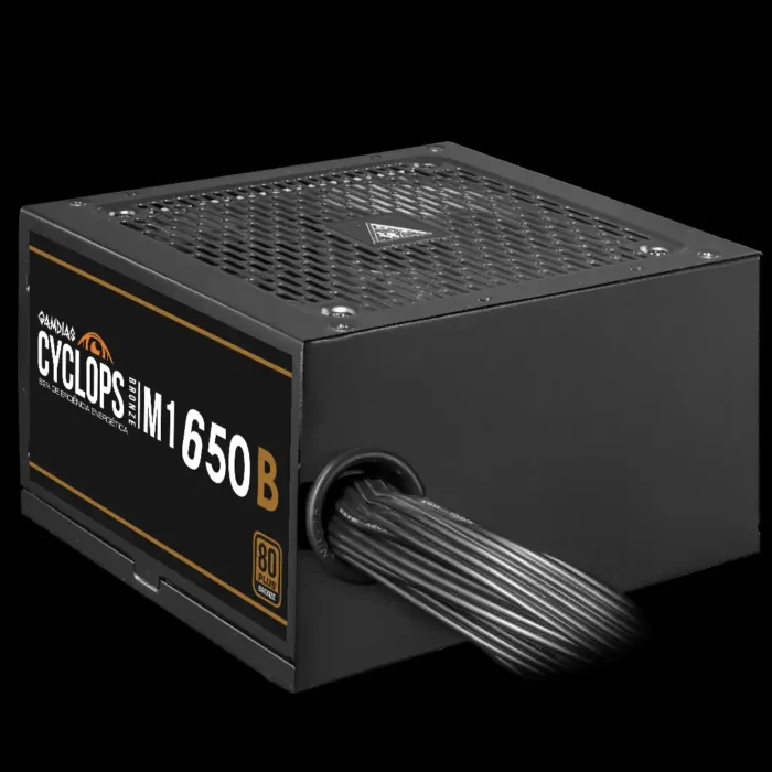 Fonte Gamdias Cyclops 650W lado com conexões de energia
