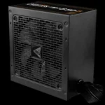 Fonte Gamdias Cyclops 650W em ângulo mostrando design compacto