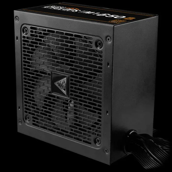 Fonte Gamdias Cyclops 650W em ângulo mostrando design compacto