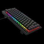 Teclado Redragon Shiva 61 RGB em mesa de setup gamer