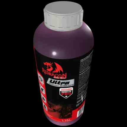Shampoo automotivo Redragon Ultra aplicado em carro para limpeza